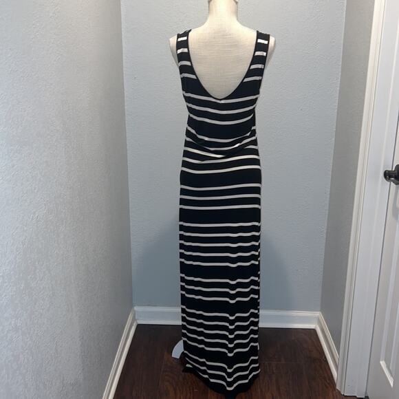 Black and White Striped Maxi Dress - Size M - Picture 5 of 9